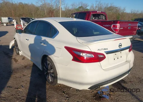 2016 Nissan Altima 2.5 Sv z USA, uszkodzony, nr VIN 1N4AL3AP4GC212682